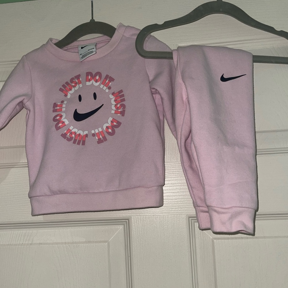 Nike Baby Girl Sweatshirt & Sweatpants (Sweatsuit)